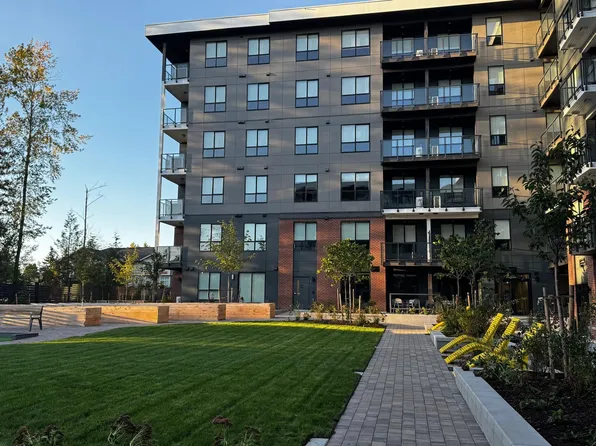 10425 147th St #506, Surrey, BC V3R 3V6