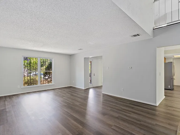 11809 Eubank Dr — Photo 7
