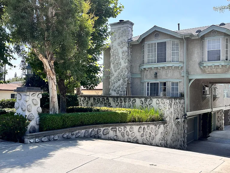1227 S Alta Vista Ave #E — Photo 1