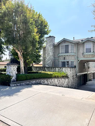 1227 S Alta Vista Ave #E Photo 1 1227 S Alta Vista Ave #E Photo 1