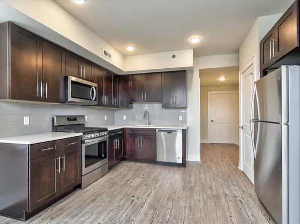 25 Hillside Ave, Metuchen, NJ