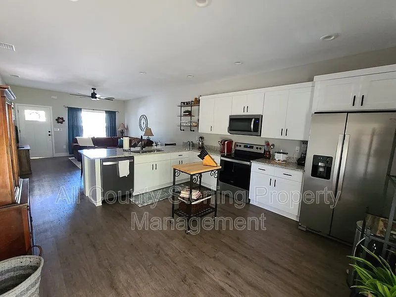 2 bed, 2.0 bath, 1000 sqft, $1,495 — Photo 4