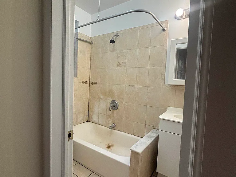 209 Bennett Ave #2D — Photo 6
