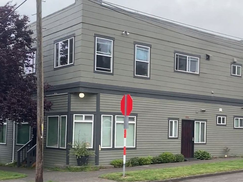 Fully Updated - Quiet friendly neighborhood - a nice place to live
Please request video walkthrough