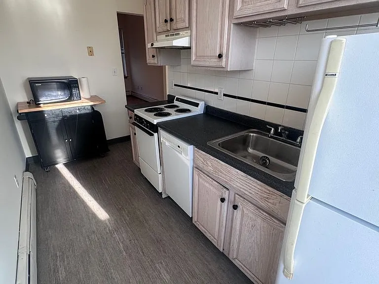 205 Chestnut Hill Ave #10 — Photo 3