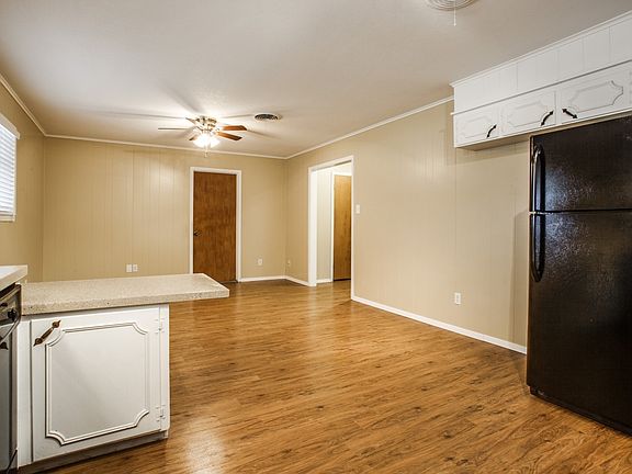 4th image of 1100 Emerald Lake Ct