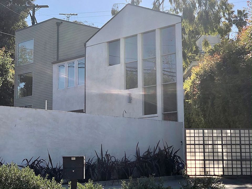 1st image of 278 Entrada Dr