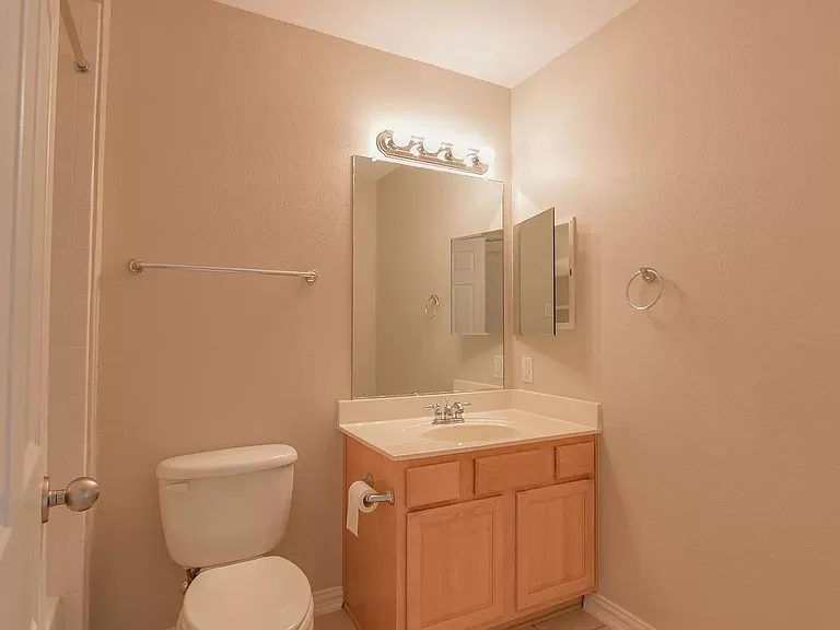 1825 Brookview Dr — Photo 25