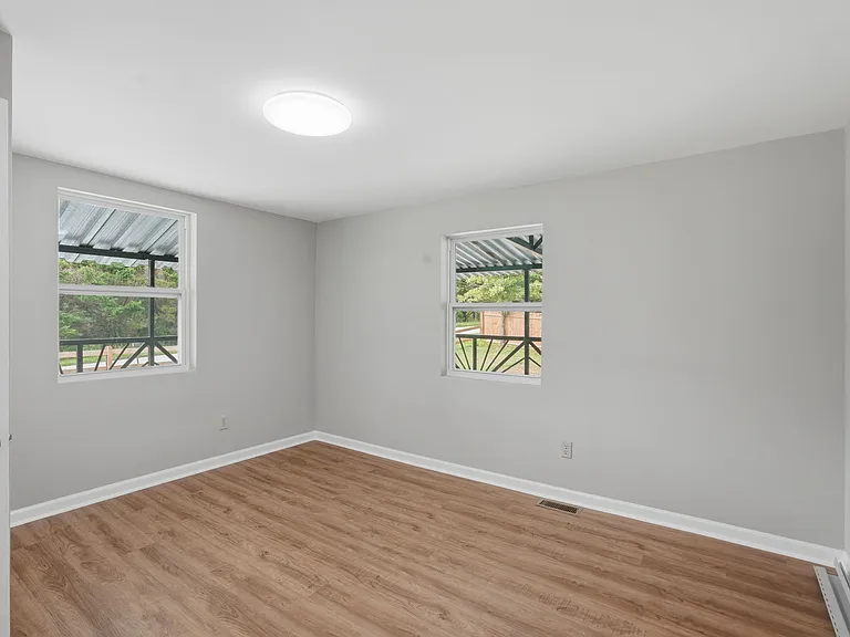 7134 Williams Rd — Photo 11