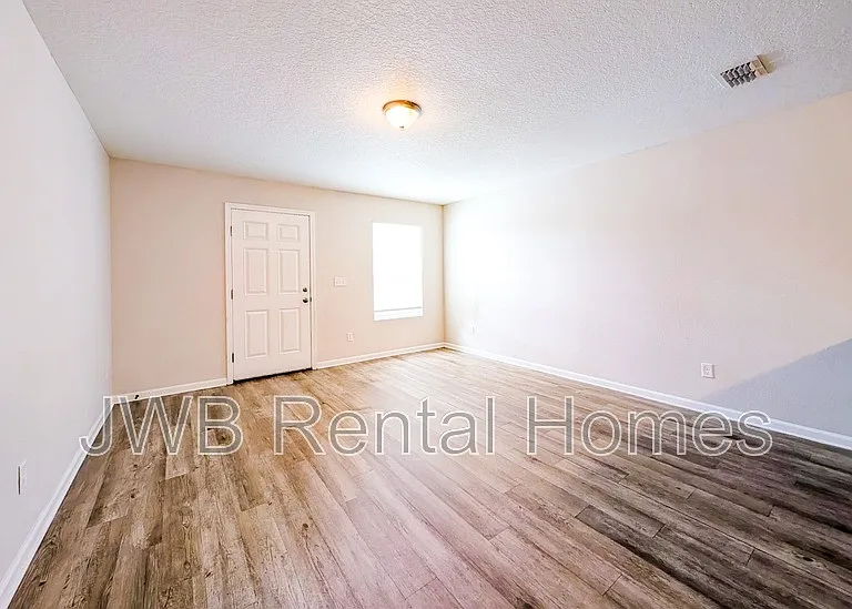 8460 McGirts Village Ln — Photo 4