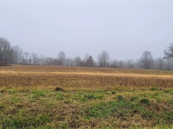 Bassett Rd, Randolph, OH 44265