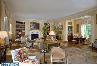 2nd image of 501 Mulberry Ln
