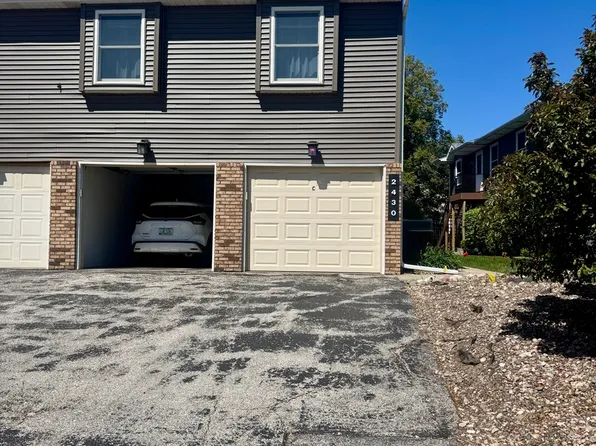 2430 E 51st St APT C, Davenport, IA 52807