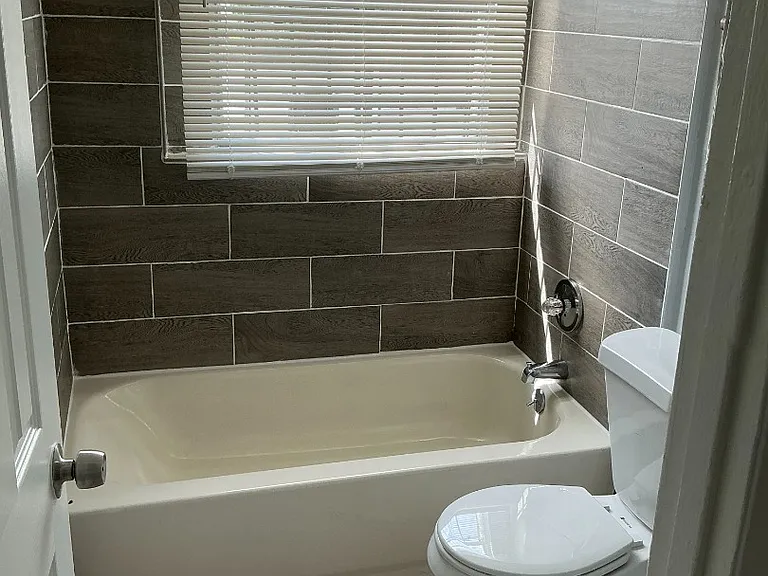 621 W South St #1 — Photo 5