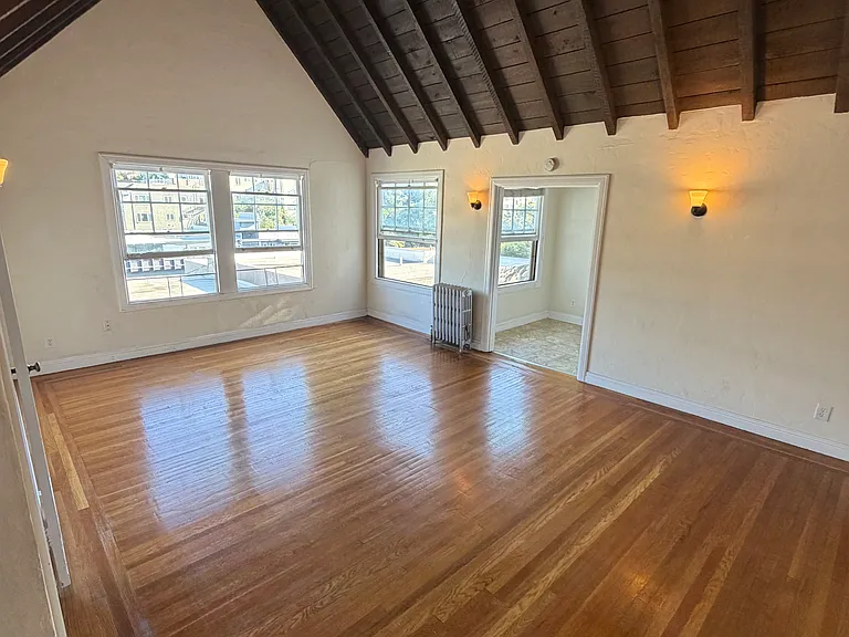 1143 McKinley Ave #18 — Photo 3