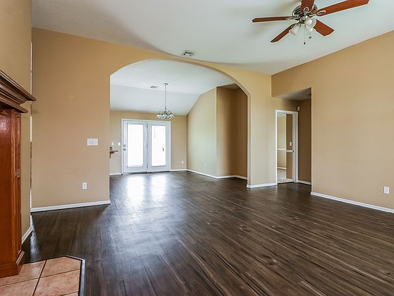 4th image of 2725 Tioga Cir
