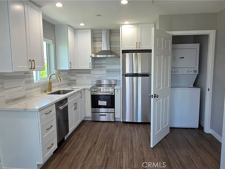 6518 Royer — Photo 14