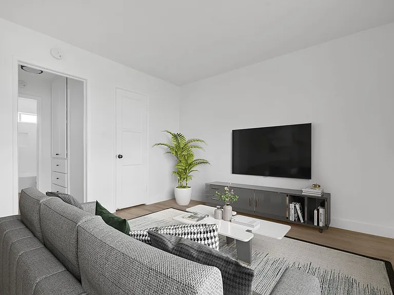 202 Obispo Ave — Photo 8