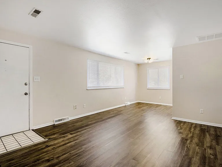 4800 W 9th Ave — Photo 3