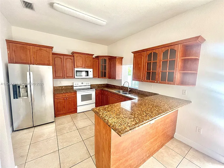 2487 W 5th Ct — Photo 7