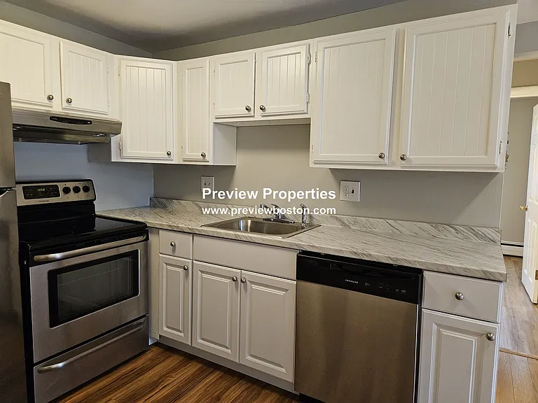 38 Carey Ave #3P — Photo 16