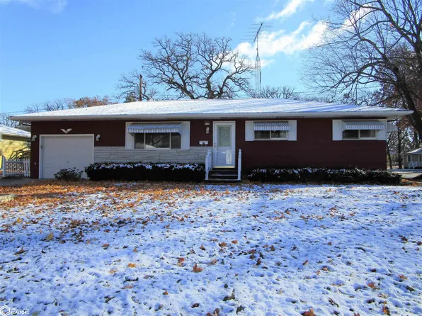 916 Elizabeth St, Iowa Falls, IA 50126