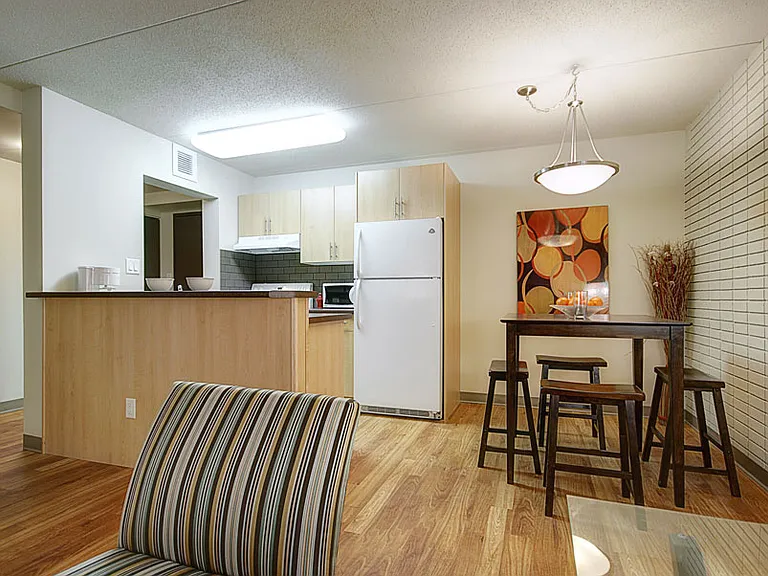 1833 Pembina Hwy — Photo 6