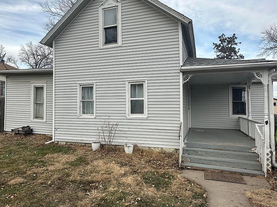 1st image of 612 W Elm St