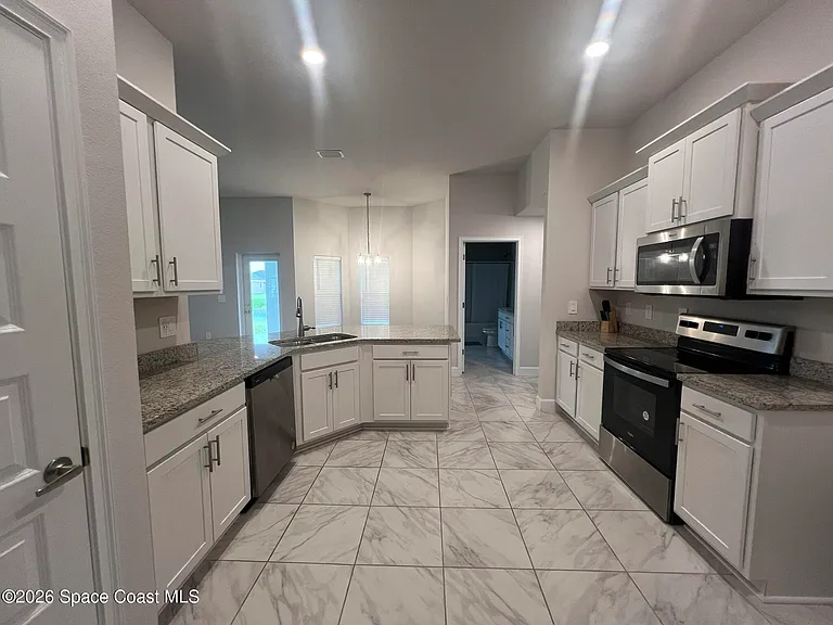 8729 Waterstone Blvd — Photo 2