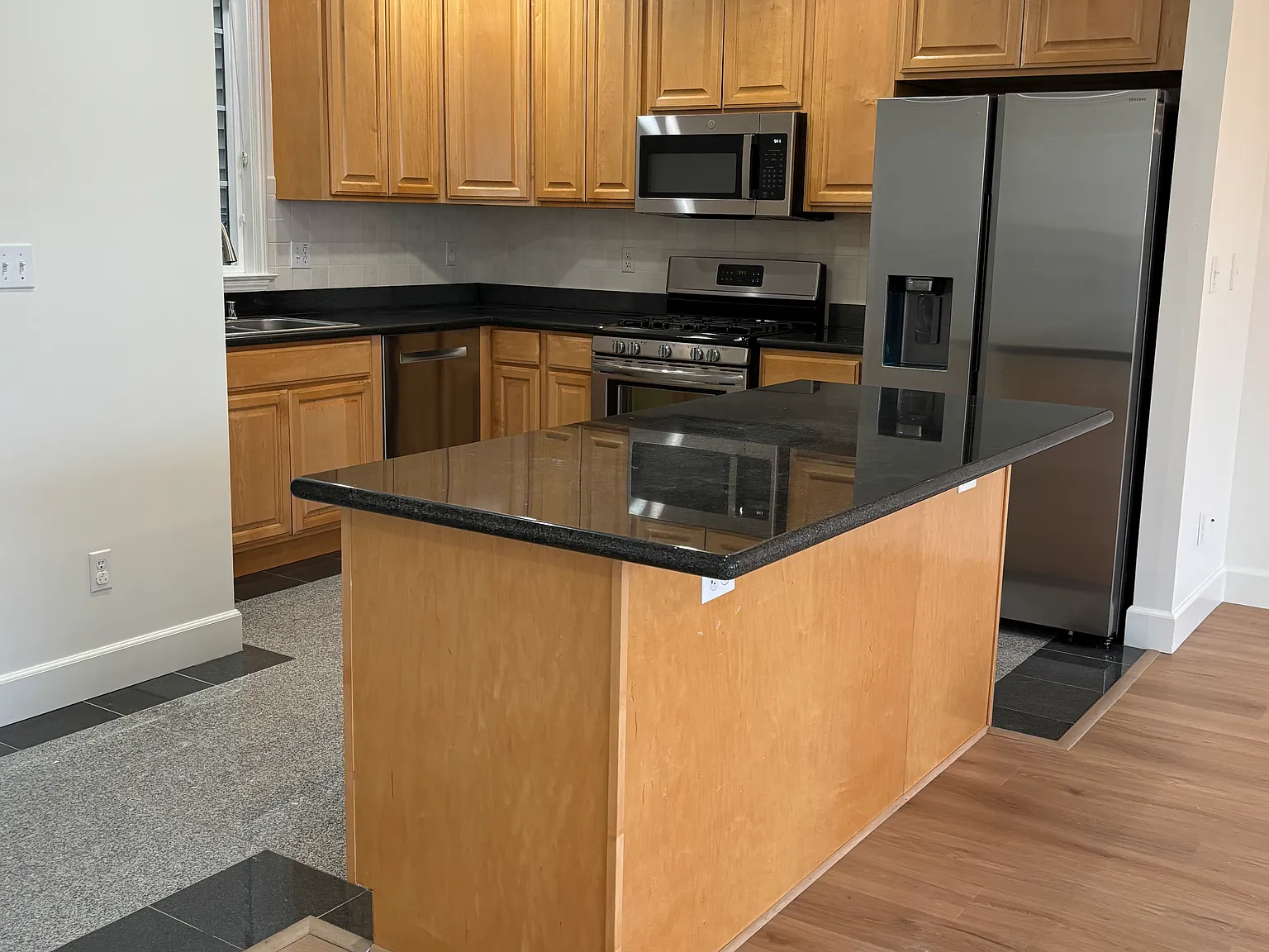 3 bed, $8,600 — Photo 3