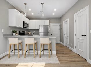 3 Burke Ln #202, Wellesley Hills, MA 02481