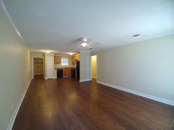 2nd image of 1928B Buck Ln