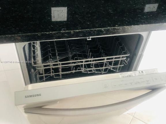 5th image of 250 174th St APT 507