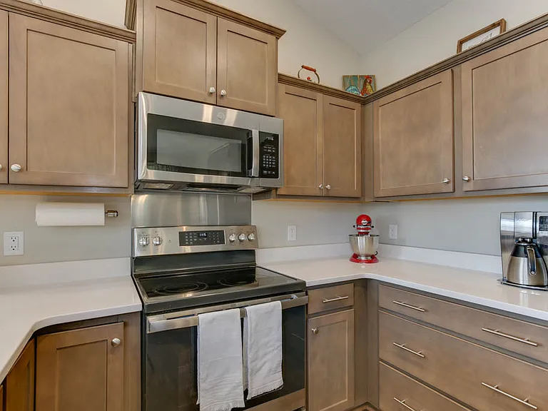 1104 Union Pacific Way — Photo 9
