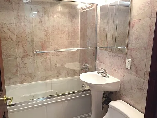 Rented by Ian Alexander Realty Group LLC | media 29