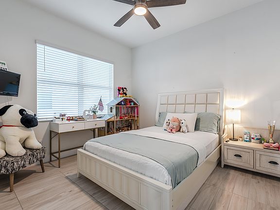 5th image of 4636 Woodland Way