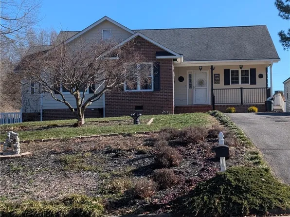 2701 Executive Dr, Chester, VA 23831
