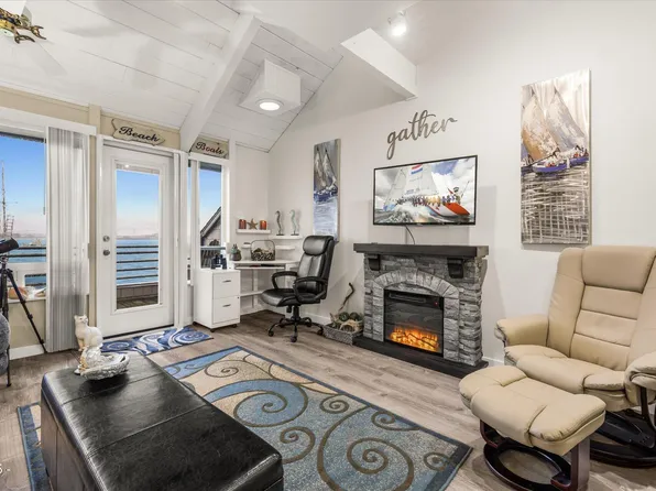 1000 SE Bay Blvd #G-2-140, Newport, OR 97365