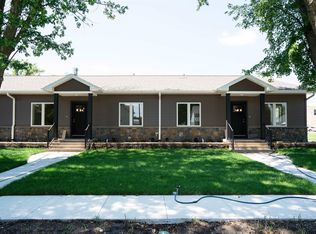 617 4th St, Dike, IA 50624