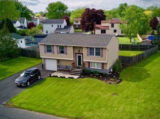 8440 Silver Spruce Cir, Liverpool, NY 13090