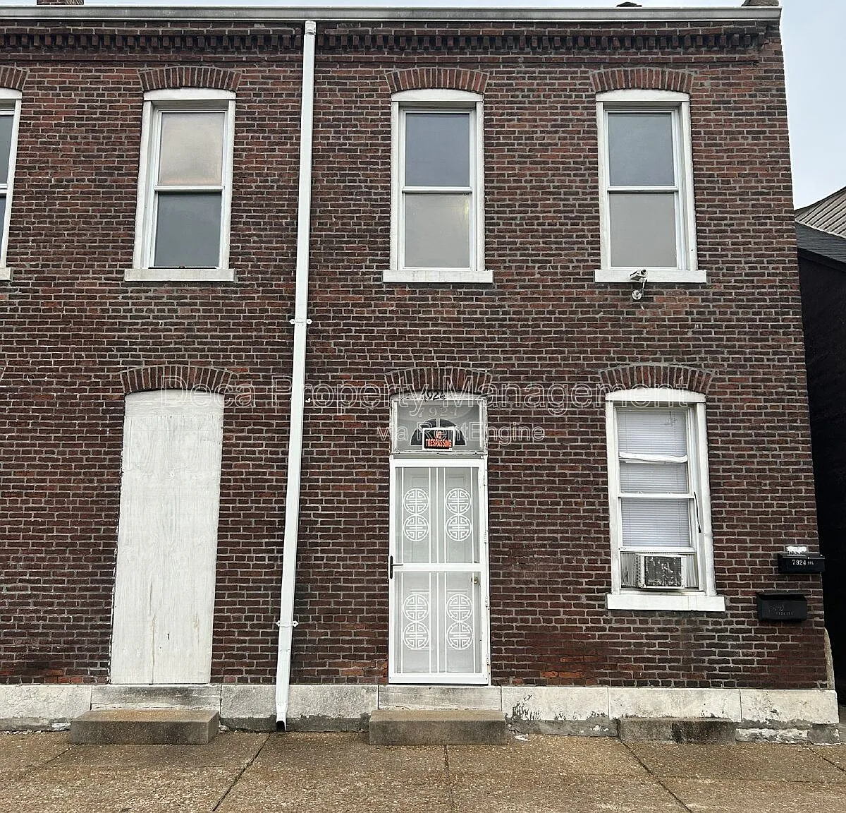 3 bed, 2.0 bath, 1250 sqft, $1,100 — Photo 1