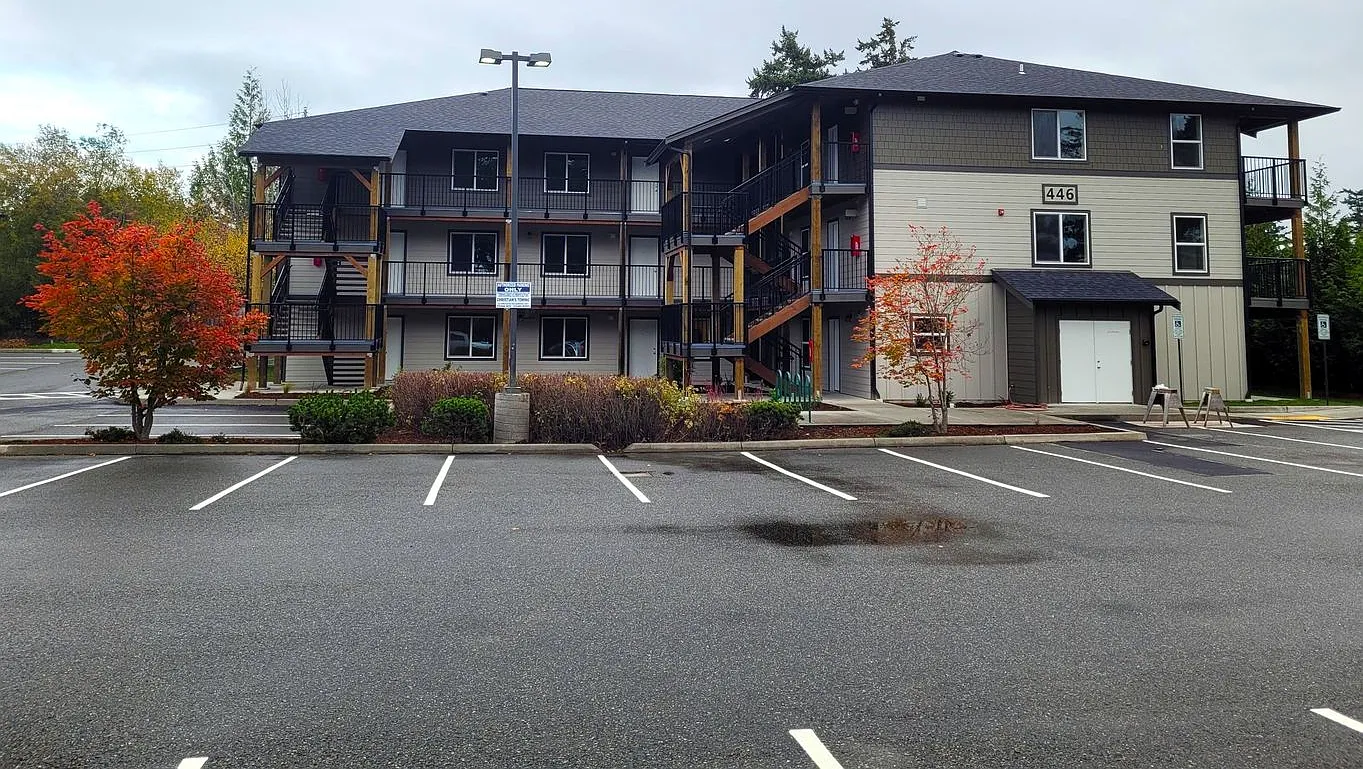 Harbor Station Apartments — Photo 1