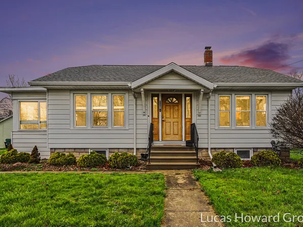116 N Douglas Ave, Three Rivers, MI 49093