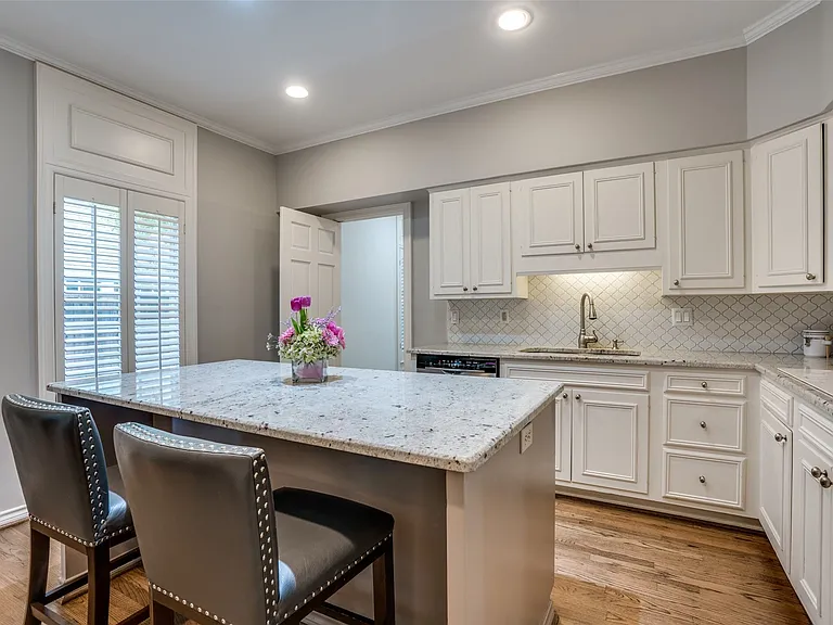 4309 University Blvd — Photo 13