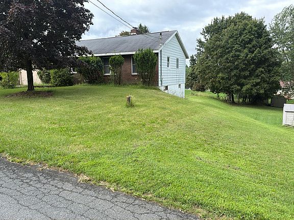 2nd image of 12 Vista Rd