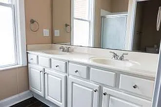 217 W Collins St #B — Photo 17