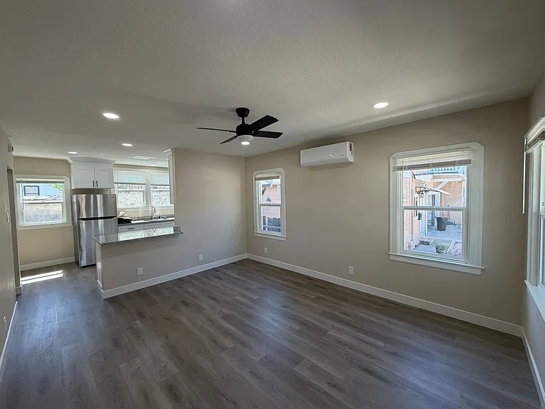 1225 Pine St — Photo 15