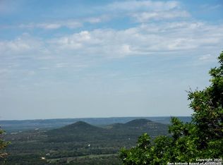 1807 S Goat Rdg, Pipe Creek, TX 78063