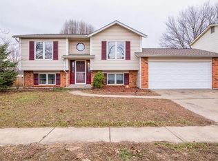 1938 Tealwood Cove Dr, Florissant, MO 63031