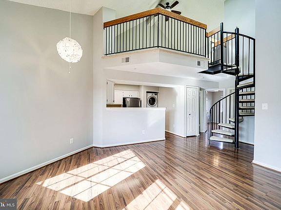4th image of 7012 Irwell Ln #14E